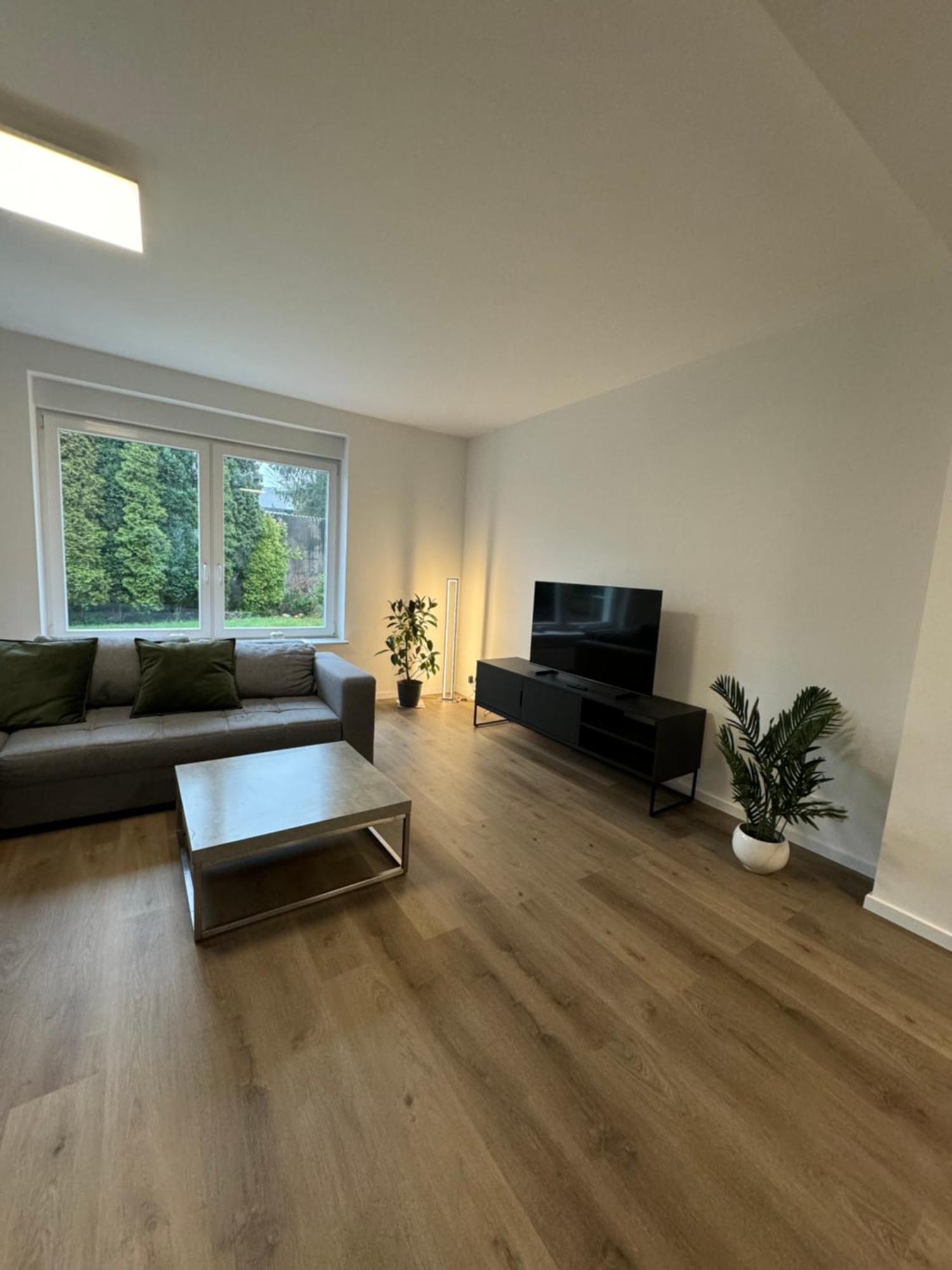 Haus Mit Garten - Kingbett - Wifi - Parkplatz Essen Exterior foto